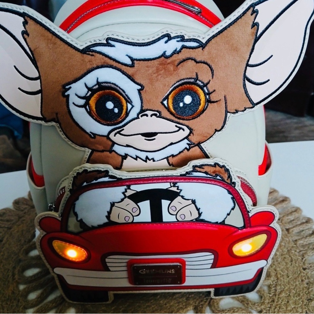 NWT Loungefly Gremlins Gizmo Driving Mini Backpack. - Picture 8 of 8